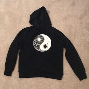Black yingyang hoodie Rue 21
